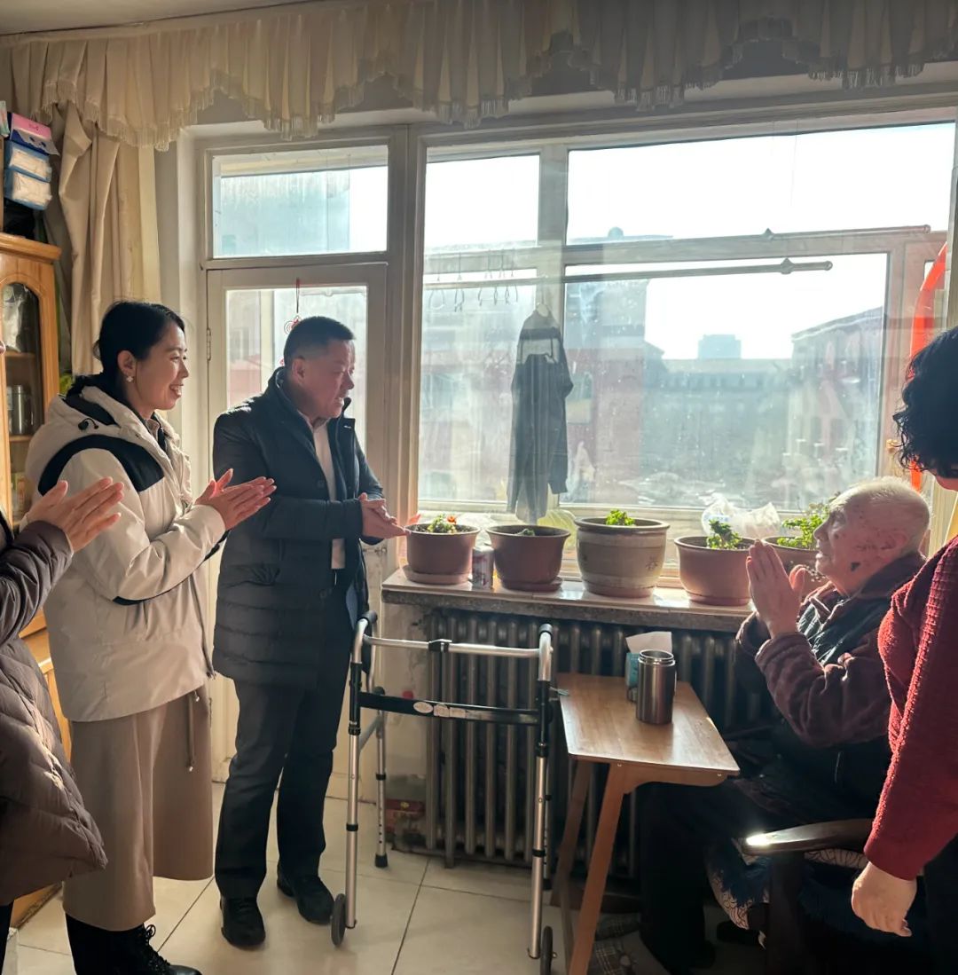 投资公司党支部开展“党建引领聚合力 走访慰问暖人心”主题党日活动01.jpg